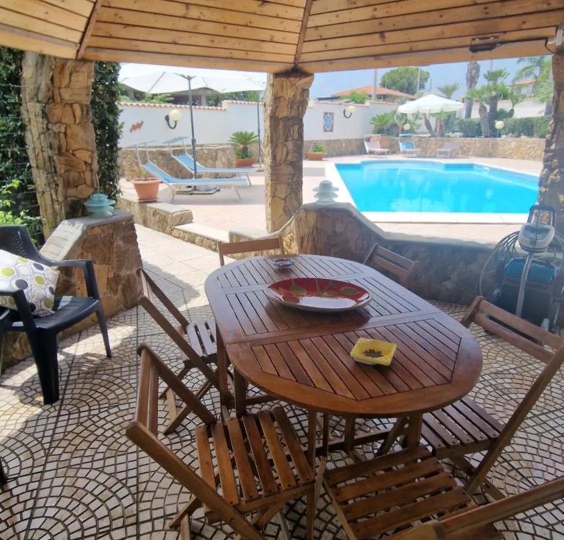 Villa Carlotta Brucoli 0*,  Itálie